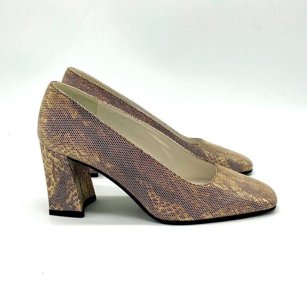 Stuart Weitzman Heel - Picture 3 of 11